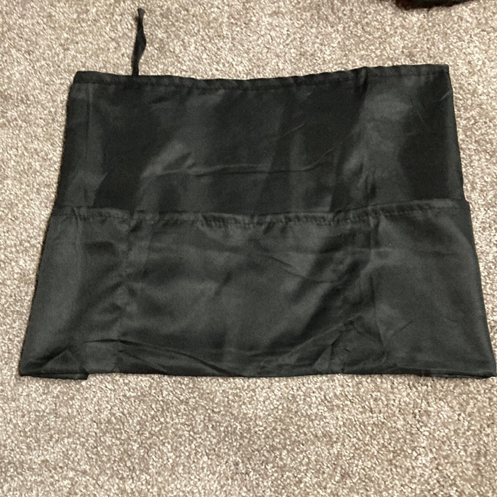 (12) Black aprons with three pockets on the front